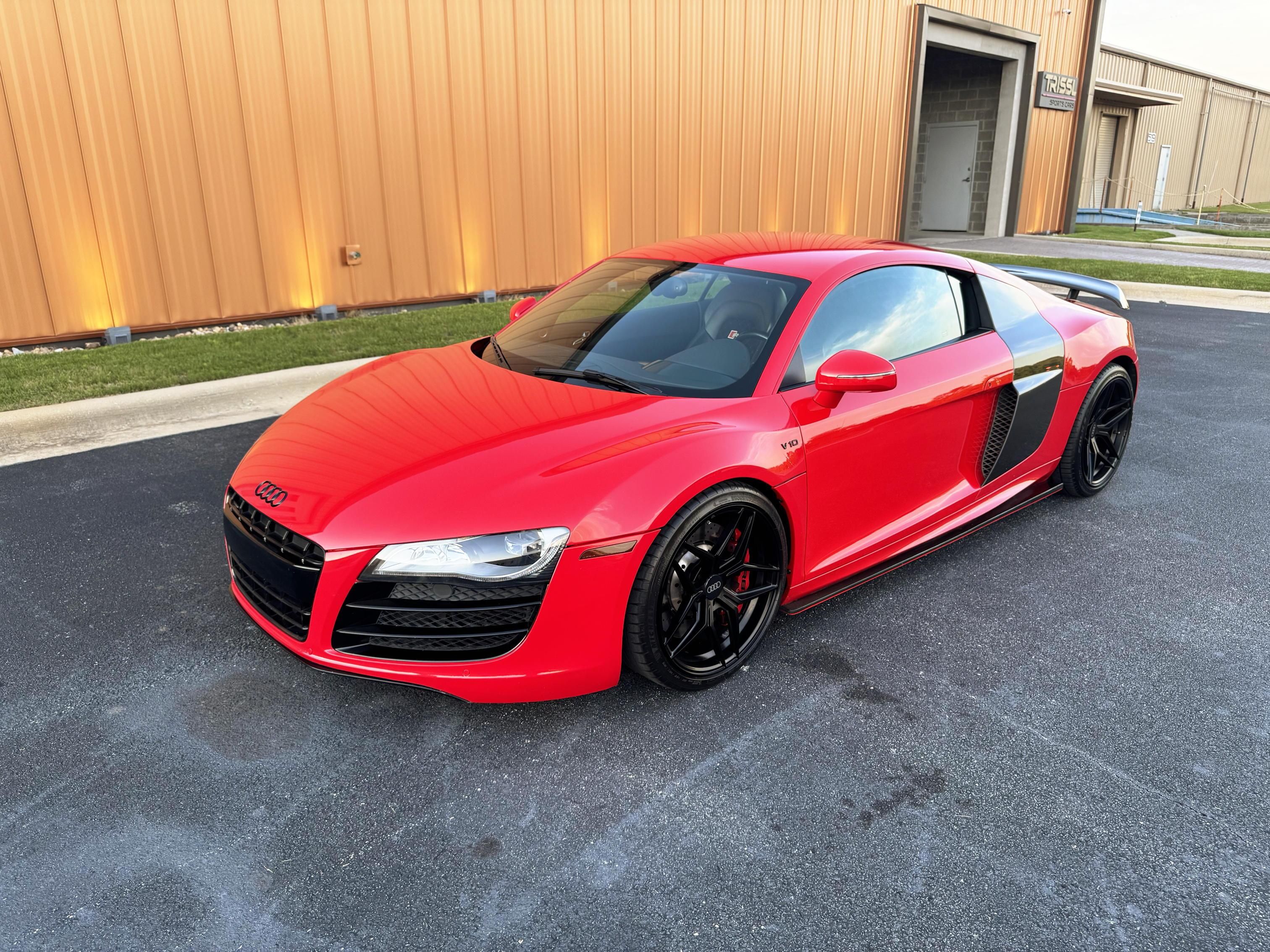 Used 2011 Audi R8 V10 AWD/4WD image 1
