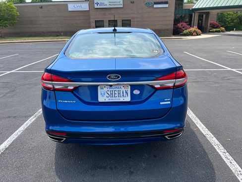 Used 2017 Ford Fusion SE w/ Fusion SE Technology Package FWD image 10