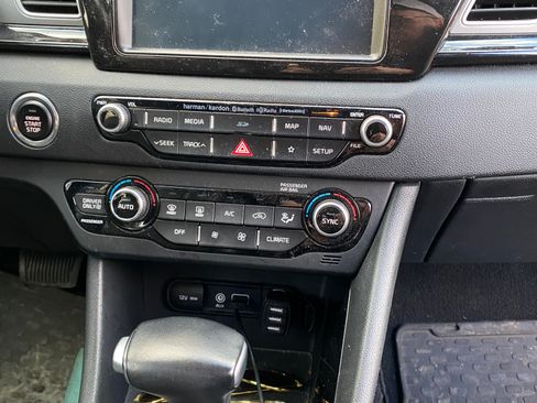 Used 2019 Kia Niro S Touring image 14