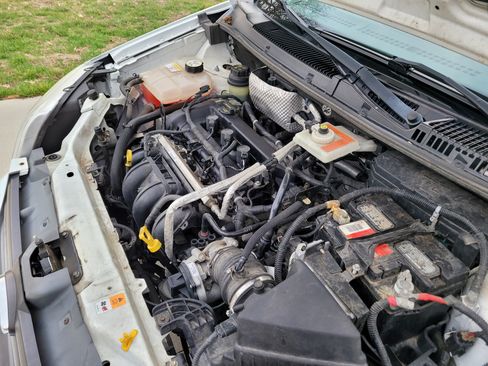 Used 2013 Ford Transit Connect XLT image 12