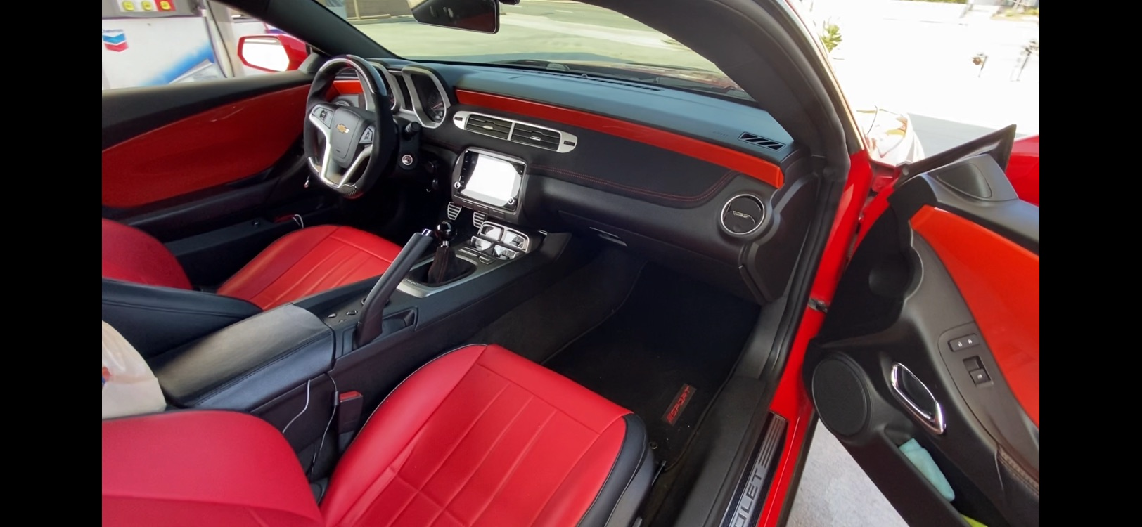 Used 2014 Chevrolet Camaro SS RWD image 12