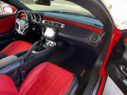 Used 2014 Chevrolet Camaro SS image 12