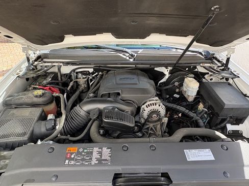 Used 2013 Chevrolet Tahoe LT image 29