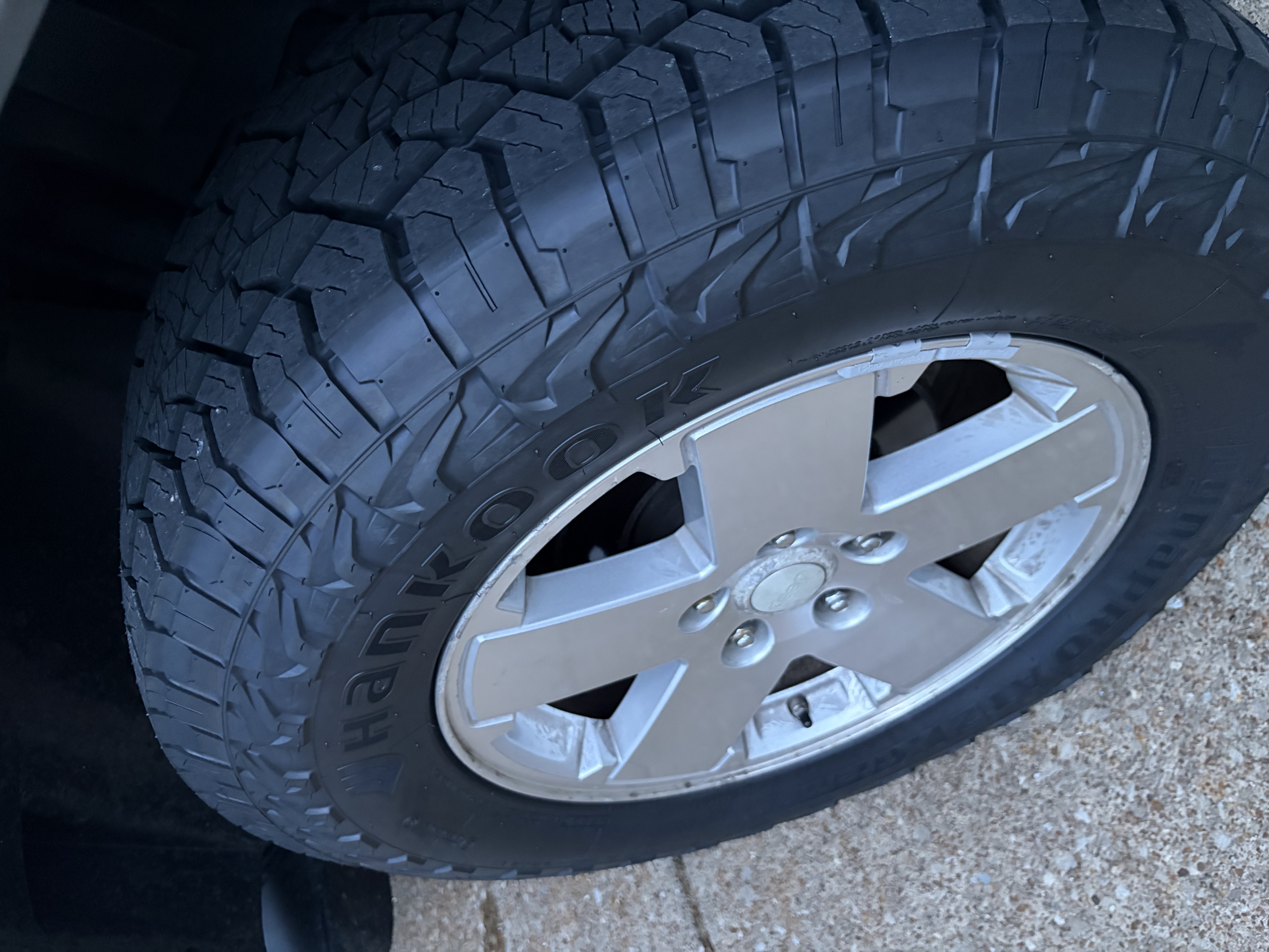 Used 2010 Jeep Wrangler Unlimited Sahara w/ Dual Top Group AWD/4WD image 4