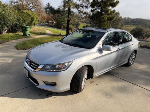 Used 2015 Honda Accord EX-L image 1