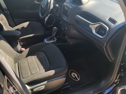 Used 2018 Jeep Renegade Latitude image 5