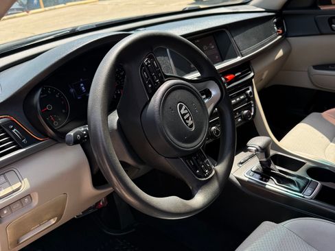 Used 2018 Kia Optima LX FWD image 2
