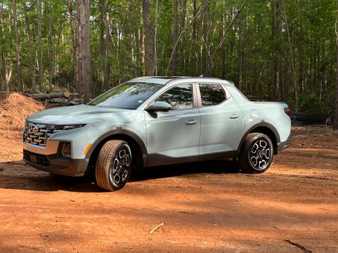 Used 2023 Hyundai Santa Cruz SEL Premium image 2