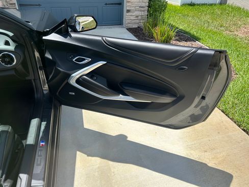 Used 2018 Chevrolet Camaro SS RWD image 21