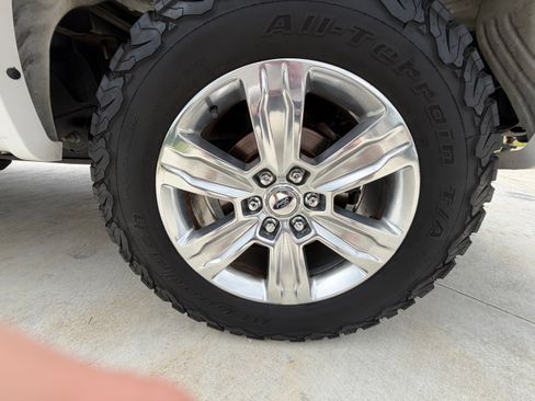 Used 2018 Ford F150 Platinum w/ Equipment Group 701A Luxury AWD/4WD image 12