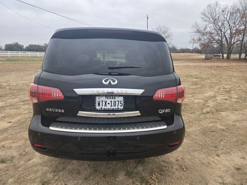 Used 2014 INFINITI QX80 Sport Utility 4D w/ Deluxe Touring Package image 8