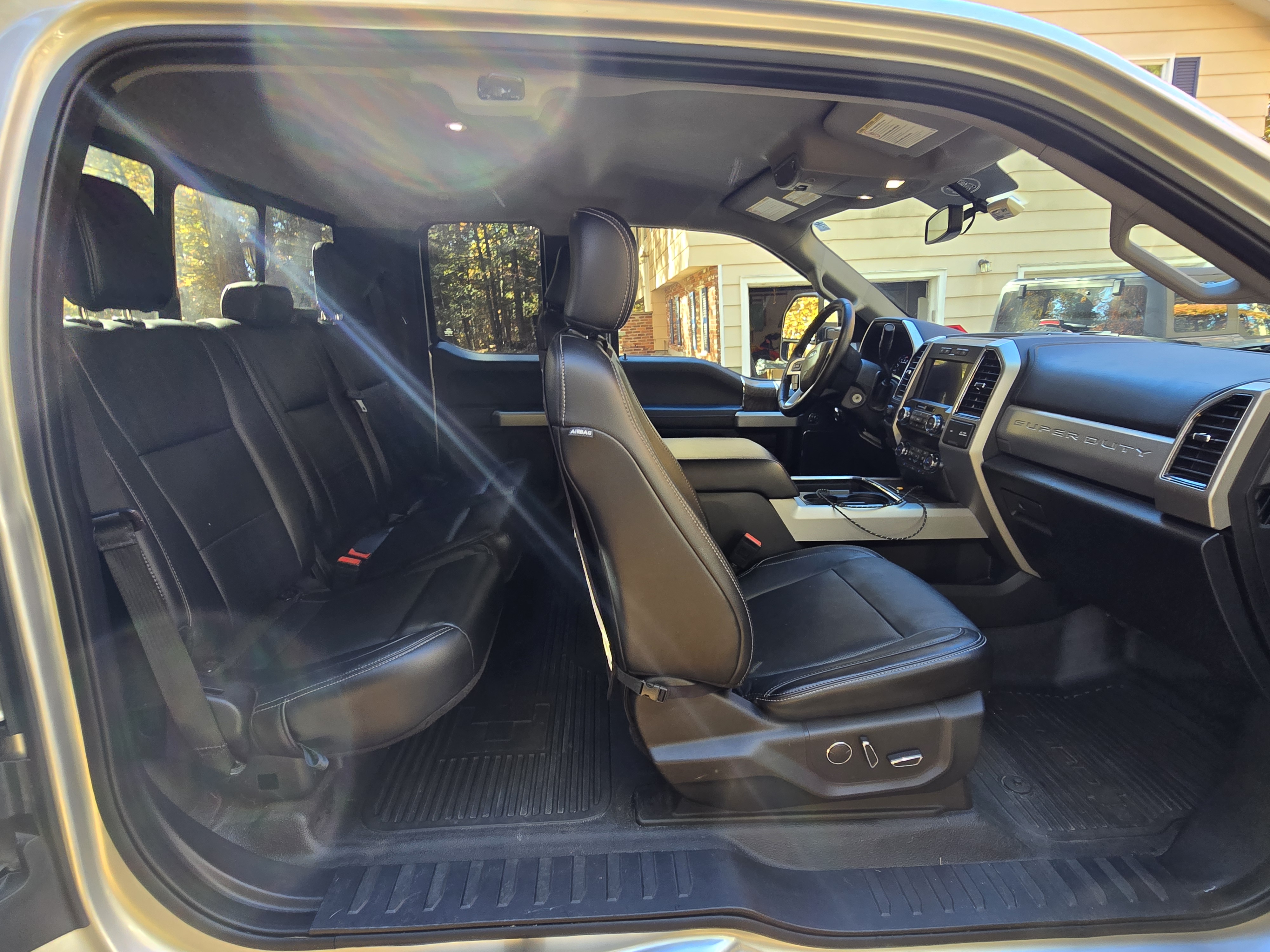 Used 2019 Ford F350 Lariat w/ Chrome Package AWD/4WD image 9