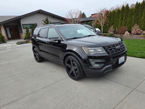 Used 2016 Ford Explorer Sport w/ Equipment Group 401A image 2