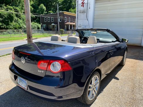 Used 2009 Volkswagen Eos Lux FWD image 9