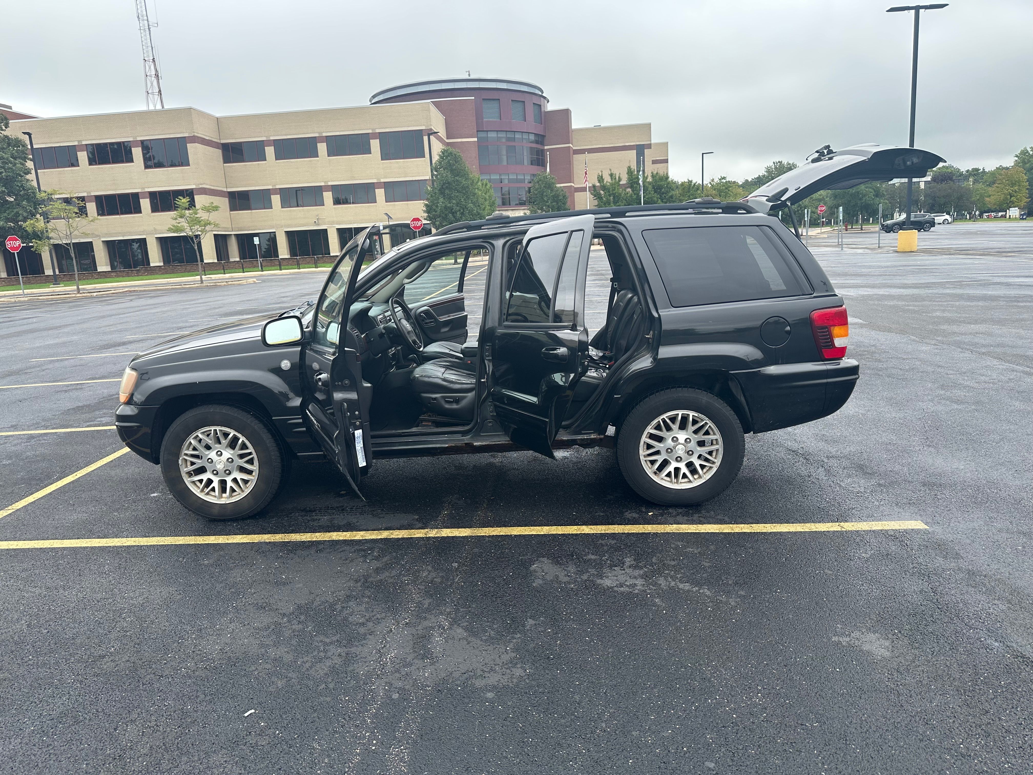 Used 2004 Jeep Grand Cherokee Limited w/ Cold Weather Group AWD/4WD image 5