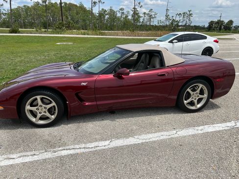 Used 2003 Chevrolet Corvette Convertible w/ Preferred Equipment Group1 image 17