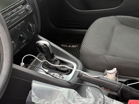 Used 2014 Volkswagen Jetta S image 5