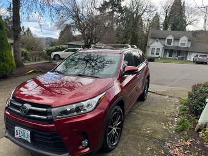 Used 2018 Toyota Highlander SE