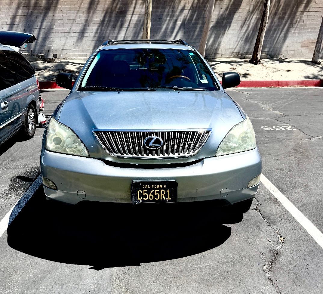 Used 2004 Lexus RX 330 w/ Premium Plus Pkg FWD image 1