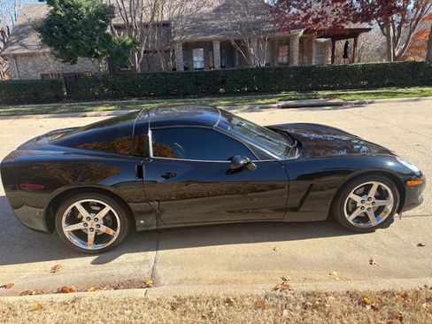 Used 2007 Chevrolet Corvette Coupe image 4