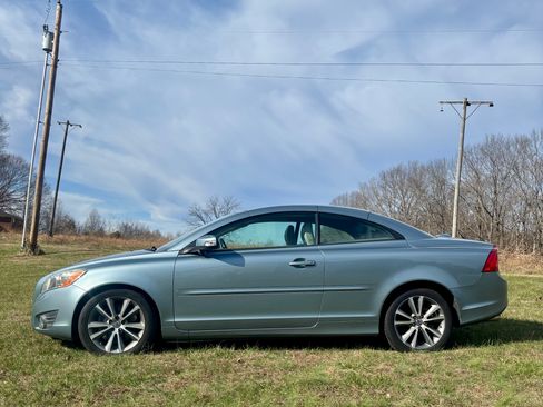 Used 2011 Volvo C70 T5 image 2