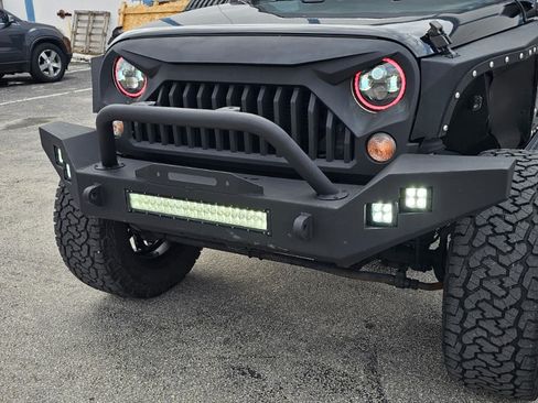 Used 2017 Jeep Wrangler Unlimited Sport w/ Quick Order Package 24S AWD/4WD image 2
