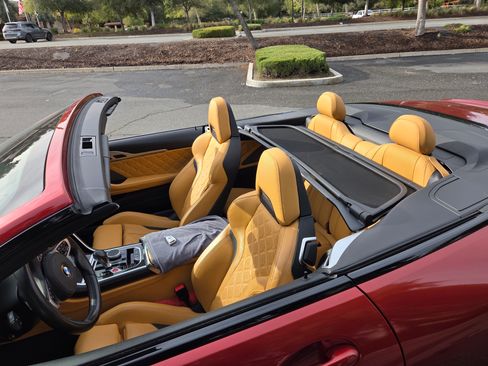 Used 2020 BMW M8 Convertible w/ Driving Assistance Package image 31