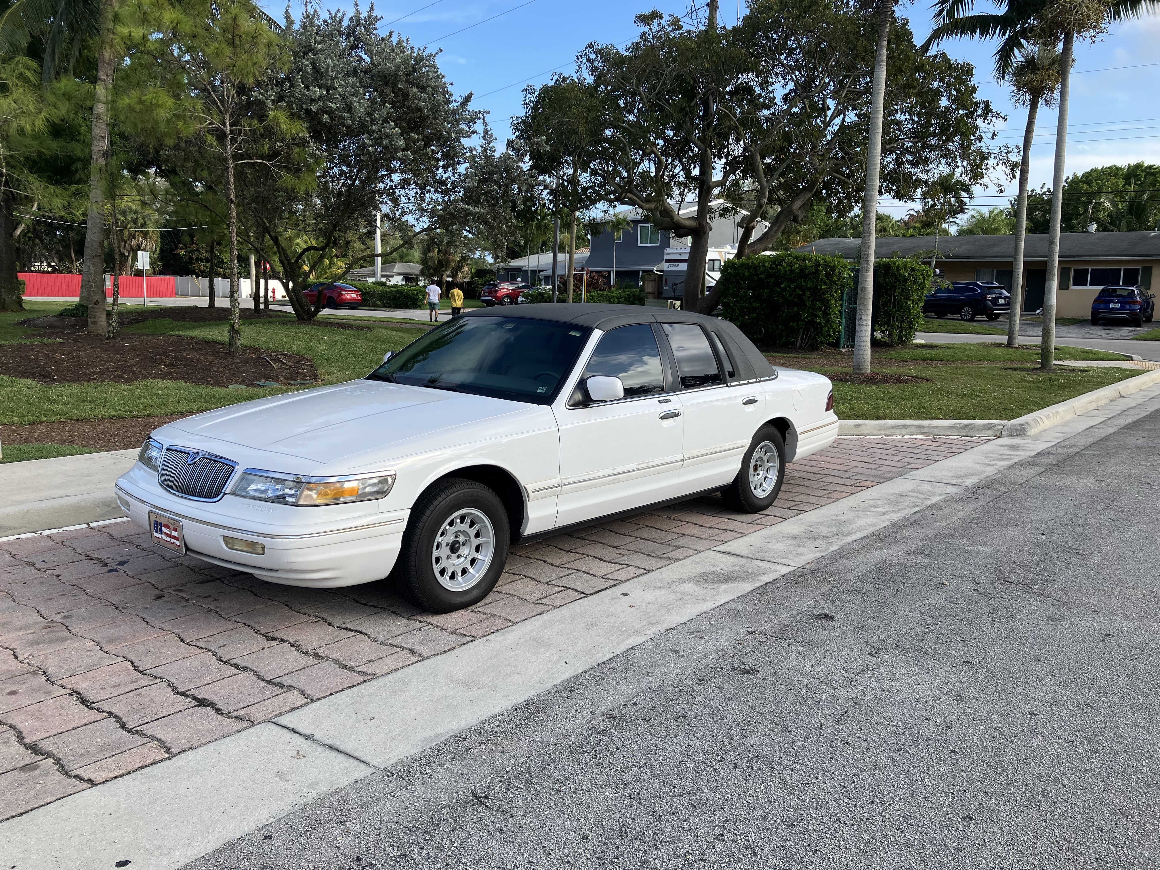 Used 1997 Mercury Grand Marquis LS RWD image 1
