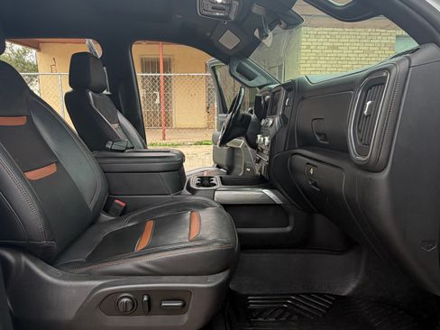 Used 2020 GMC Sierra 2500 AT4 w/ AT4 Premium Package AWD/4WD image 13