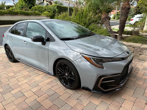 Used 2022 Toyota Corolla SE image 2