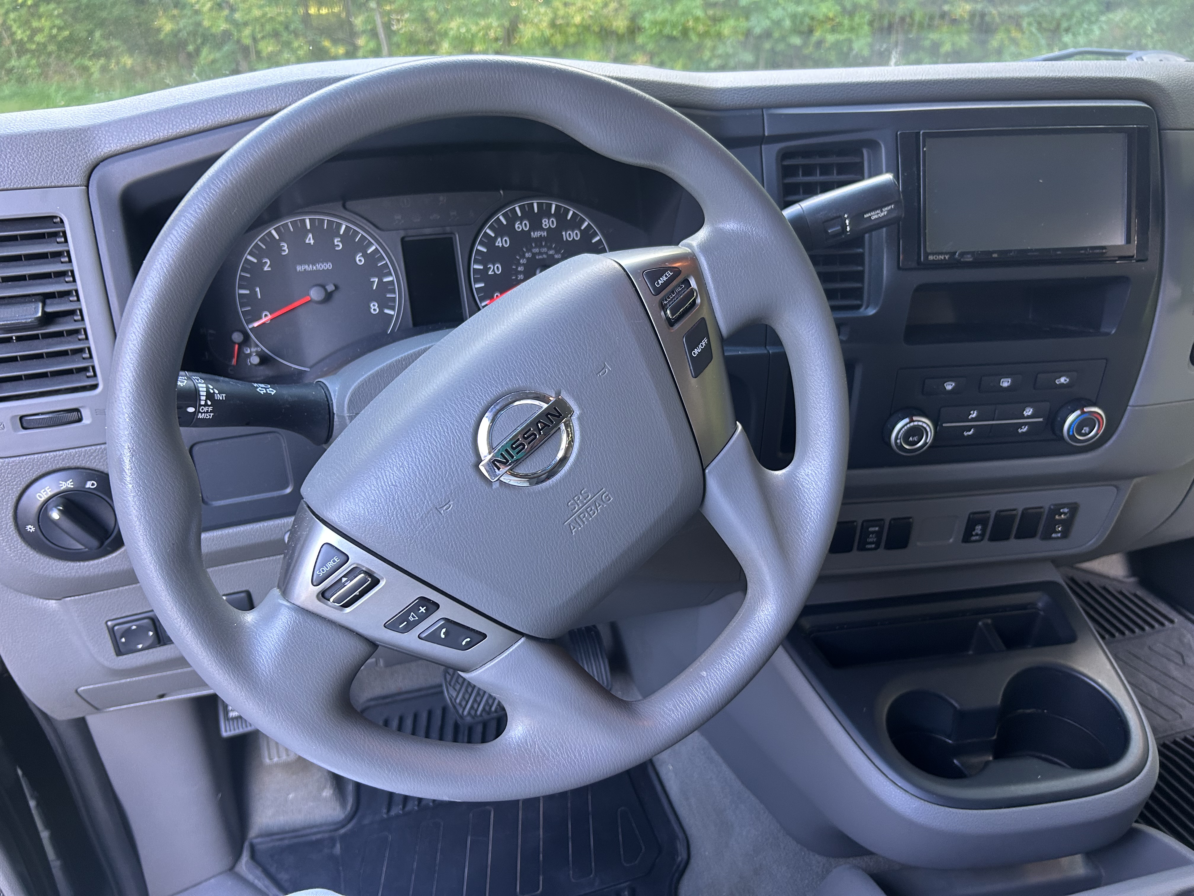 Used 2021 Nissan NV 3500 SV RWD image 10