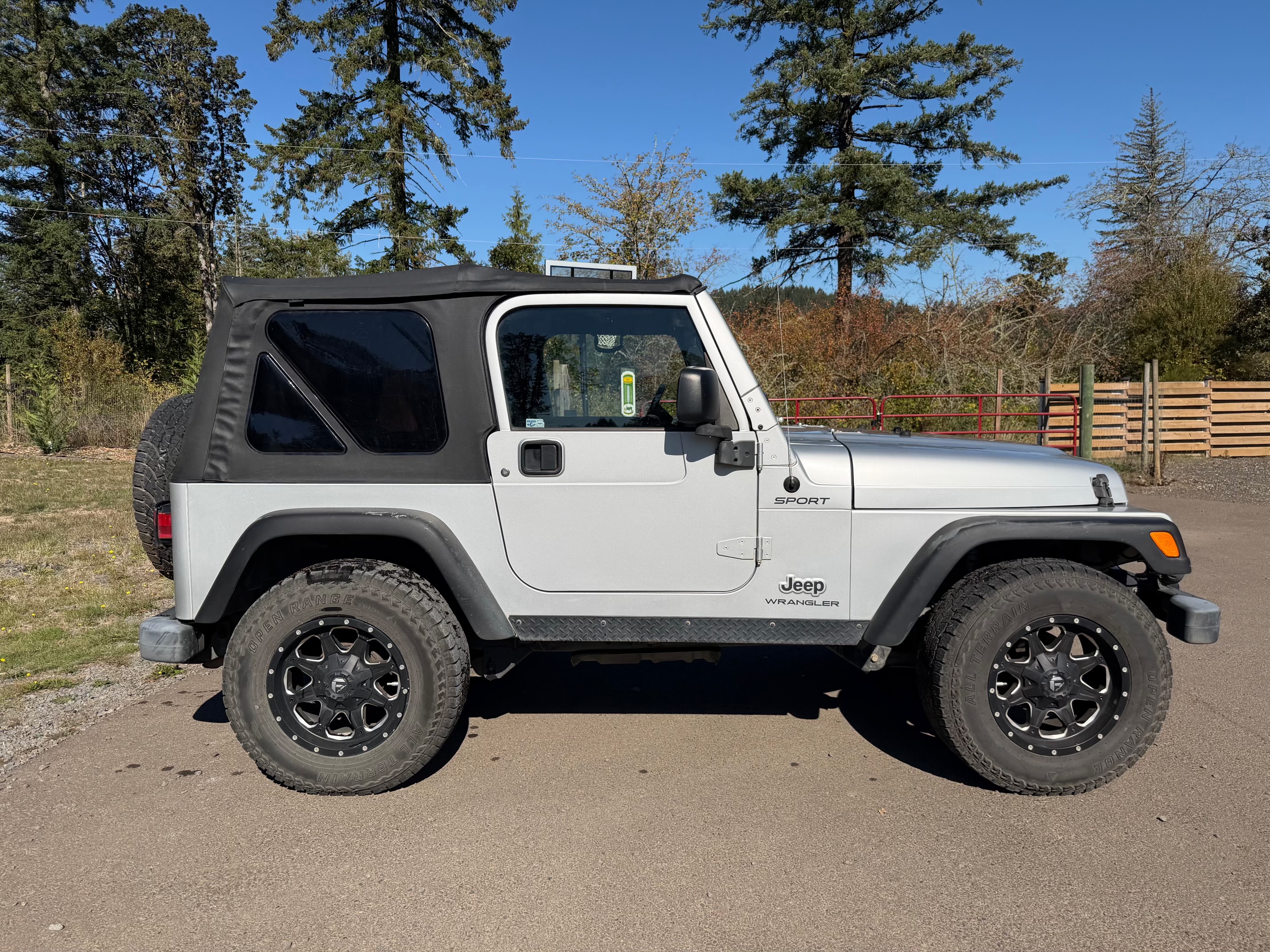 Used 2006 Jeep Wrangler Sport w/ 30" Tire & Wheel Group AWD/4WD image 1