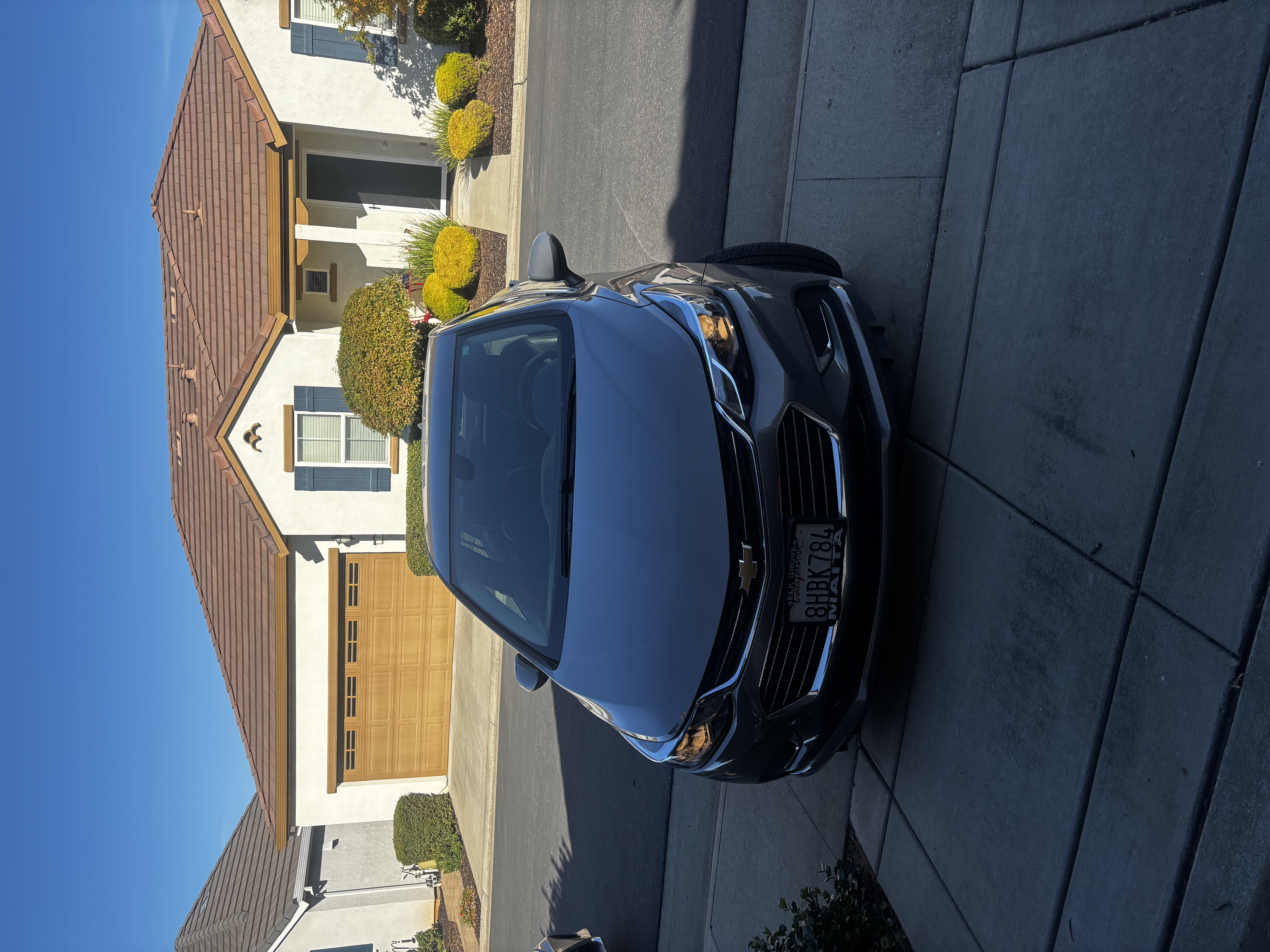 Used 2018 Chevrolet Cruze Premier w/ Enhanced Convenience Package FWD image 1