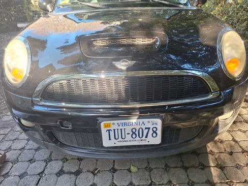 Used 2010 MINI Cooper S image 1