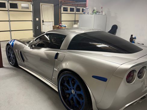 Used 2006 Chevrolet Corvette Coupe w/ Preferred Equipment Group RWD image 5