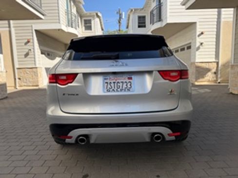 Used 2017 Jaguar F-PACE First Edition image 5