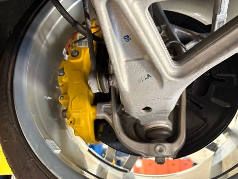 Used 2015 Ferrari California T RWD image 31