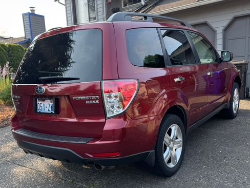 Used 2010 Subaru Forester 2.5X Limited AWD/4WD image 5