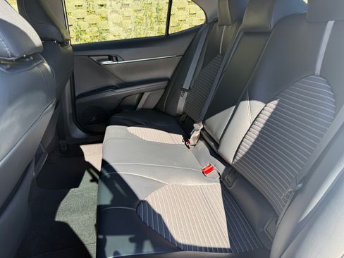 Used 2019 Toyota Camry SE image 10