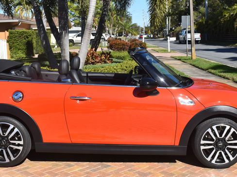Used 2019 MINI Cooper S image 6