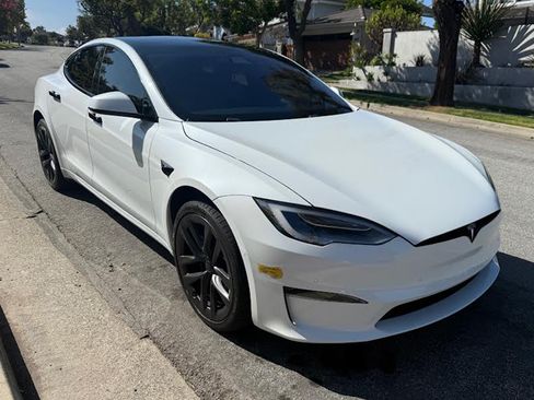 Used 2021 Tesla Model S Plaid image 12