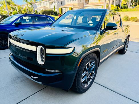 Used 2022 Rivian R1T Adventure image 4