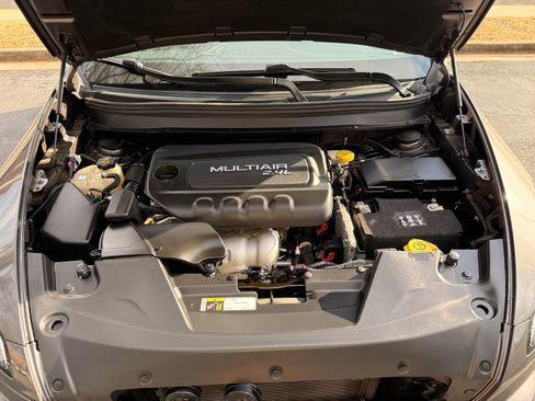 Used 2018 Jeep Cherokee Latitude Plus w/ Comfort/Convenience Group image 31