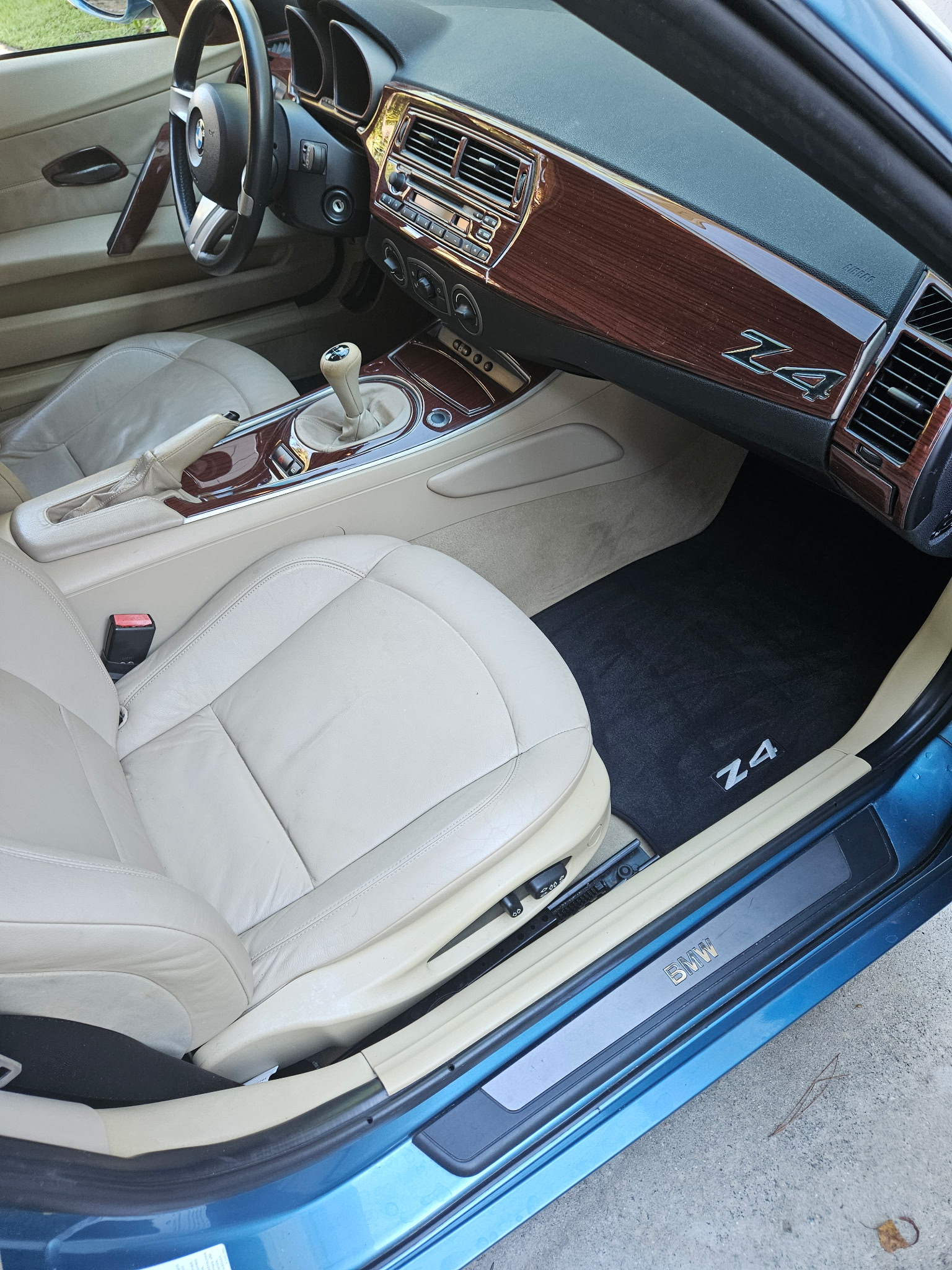 Used 2003 BMW Z4 2.5i RWD image 10
