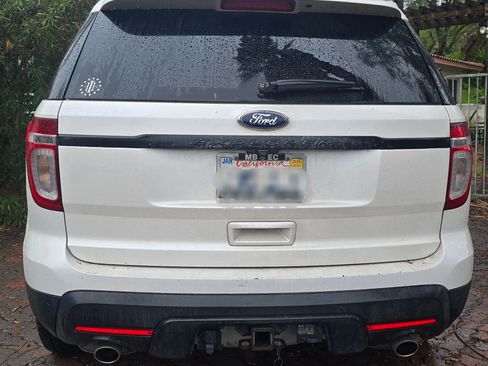 Used 2015 Ford Explorer XLT w/ Equipment Group 202A image 4