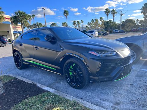 Used 2022 Lamborghini Urus AWD/4WD image 5
