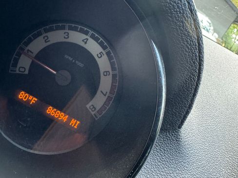 Used 2009 Saturn Sky Red Line image 2