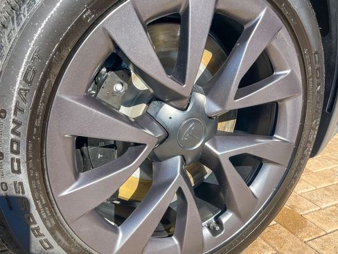 Used 2022 Tesla Model X Plaid image 23