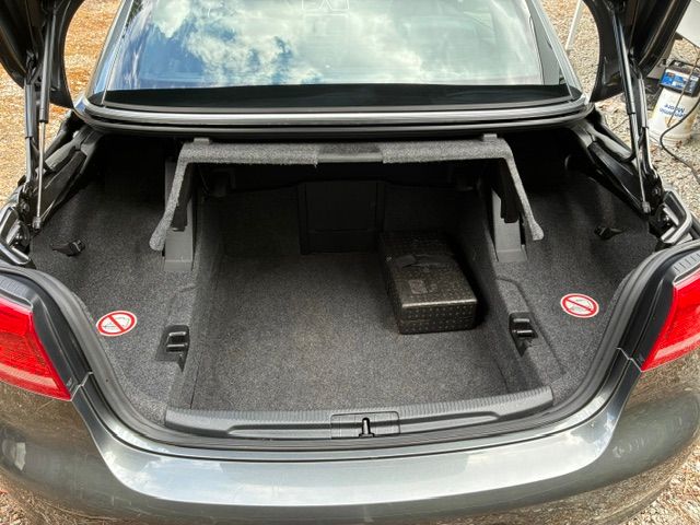 Used 2015 Volkswagen Eos Executive FWD image 6