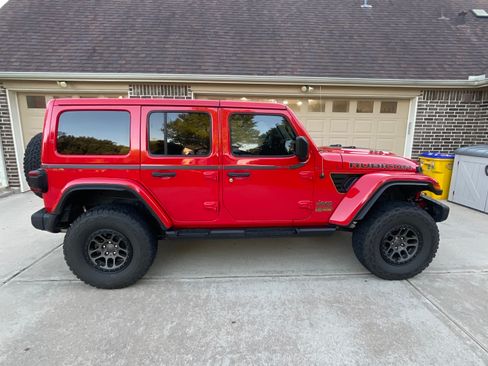 Used 2022 Jeep Wrangler Unlimited Rubicon w/ Xtreme Recon 35" Tire Package AWD/4WD image 4